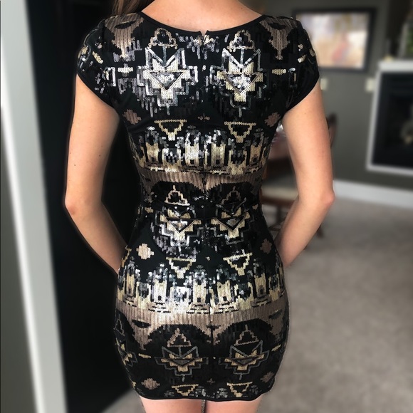 Tribal print sequin cocktail dress - Picture 3 of 3